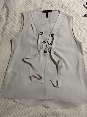 BCBGMaxAzria Cream Lace-Up V-Neck Sleeveless Camisole